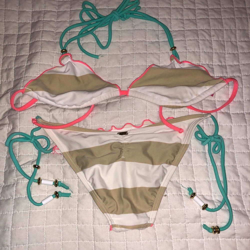 One Piece swimsuits - Picture 2 of 4